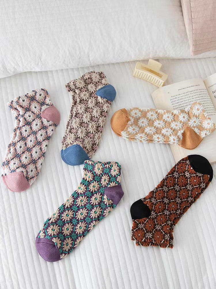 Vintage Embossed Daisy Ankle Socks | Cotton Patterned Socks for Women