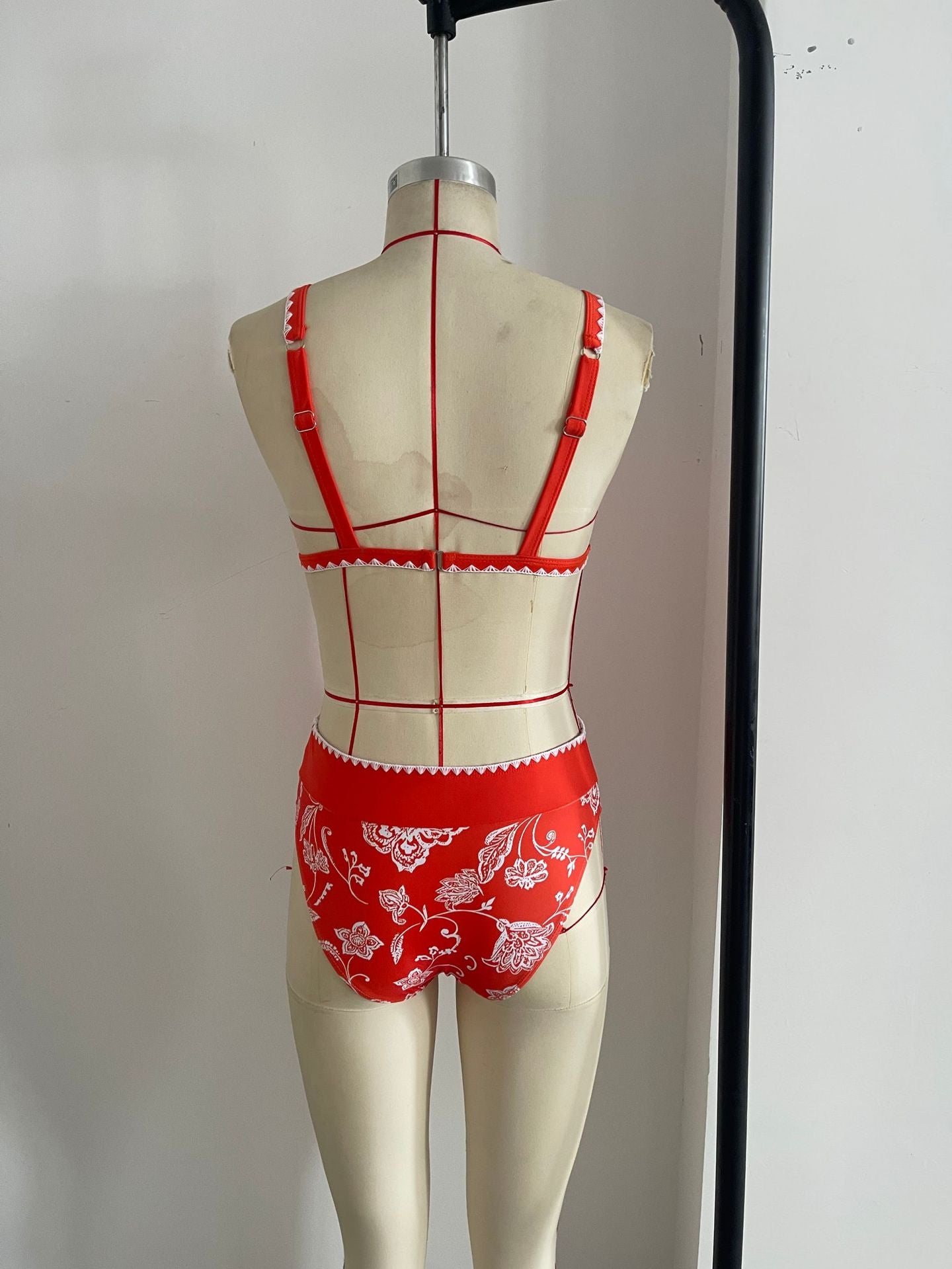Red Floral Scalloped High-Waist Bikini Set | Women's Beach Swimwear