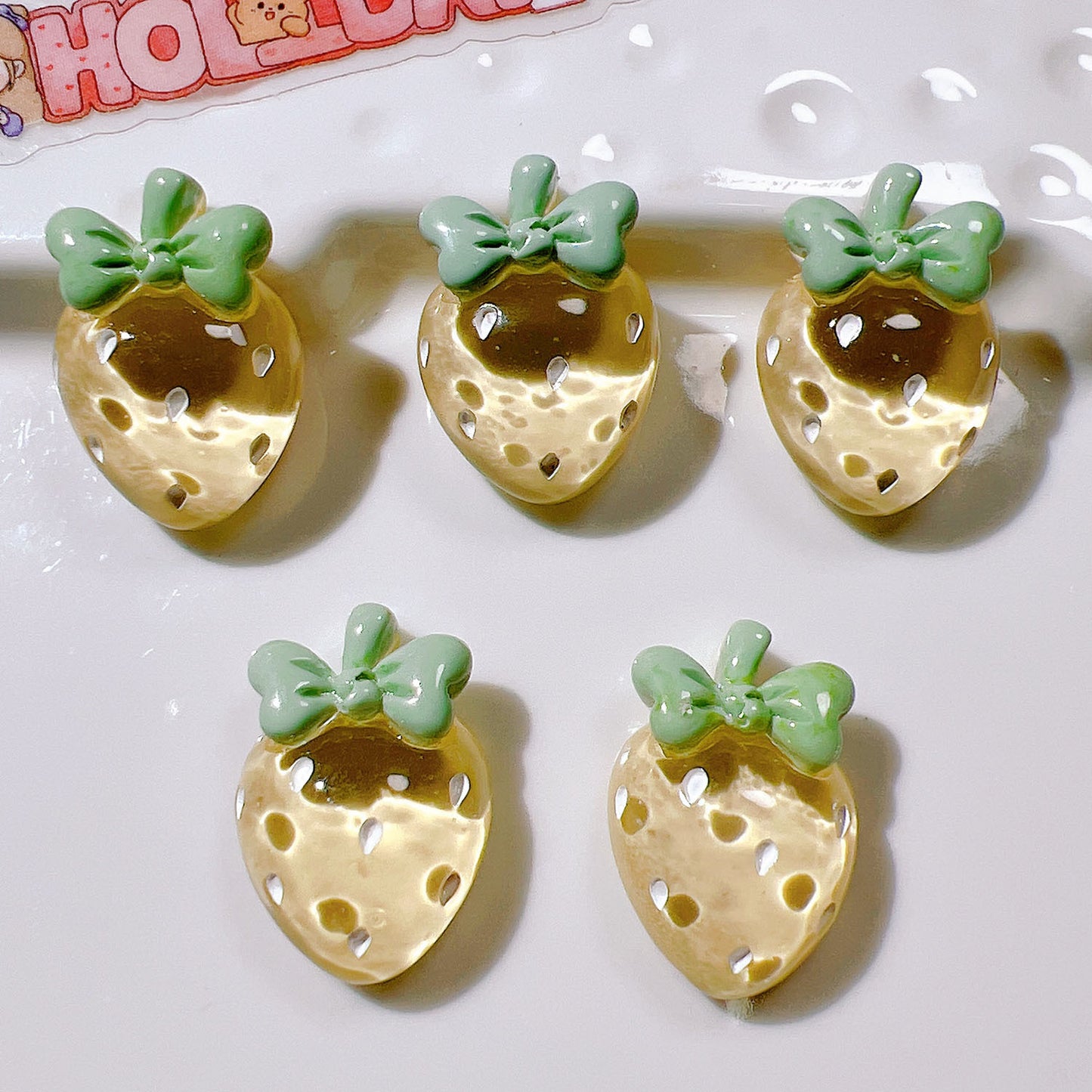 (5pic for 1bag)Cutie Transparent Strawberry Diy Resin Charms (pack Offline)