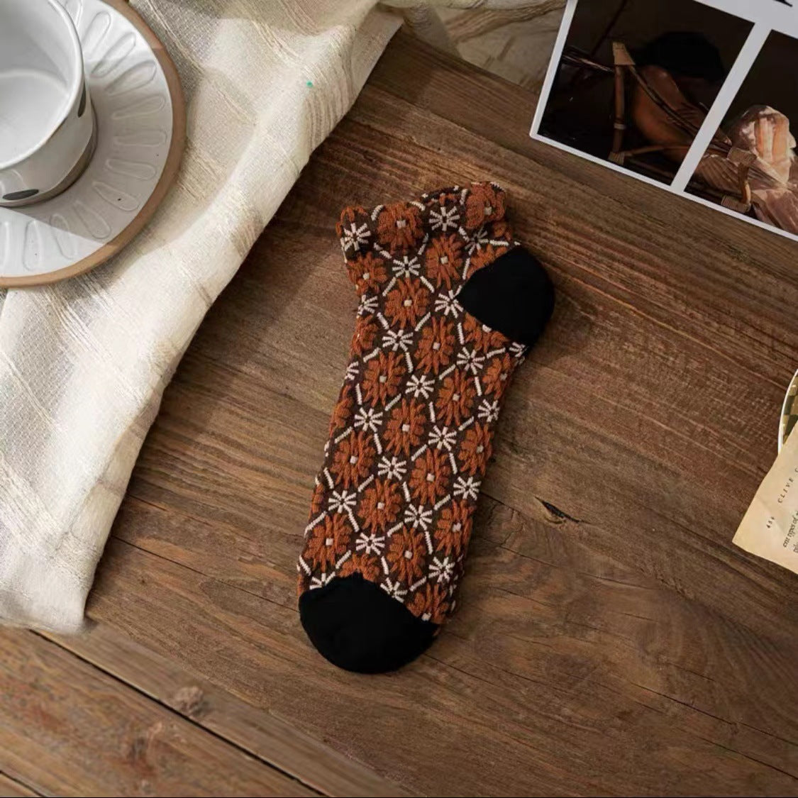 Vintage Embossed Daisy Ankle Socks | Cotton Patterned Socks for Women