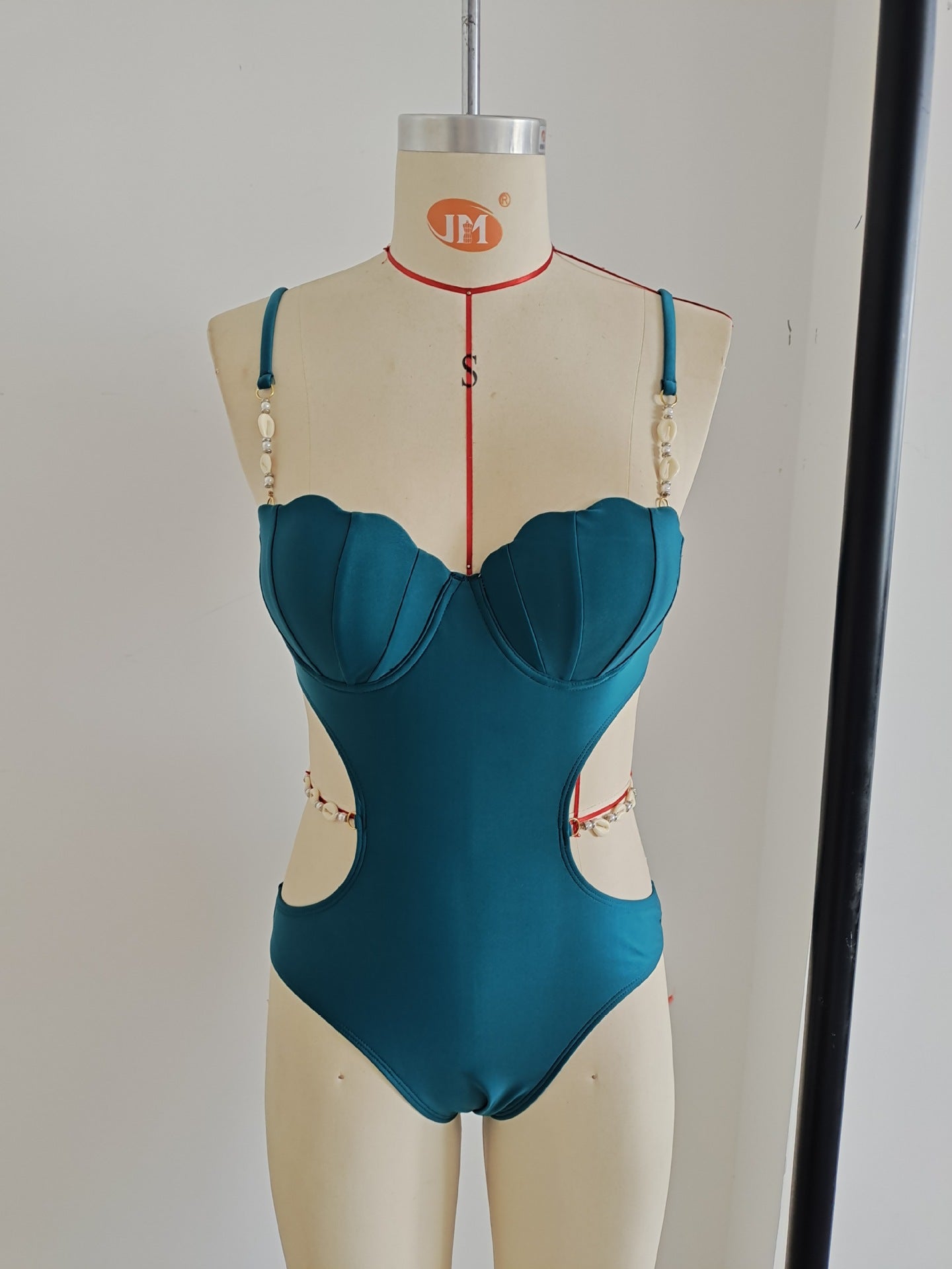 Cutout Shell Detail One-Piece Swimsuit | Sexy Solid Beach Swimwear