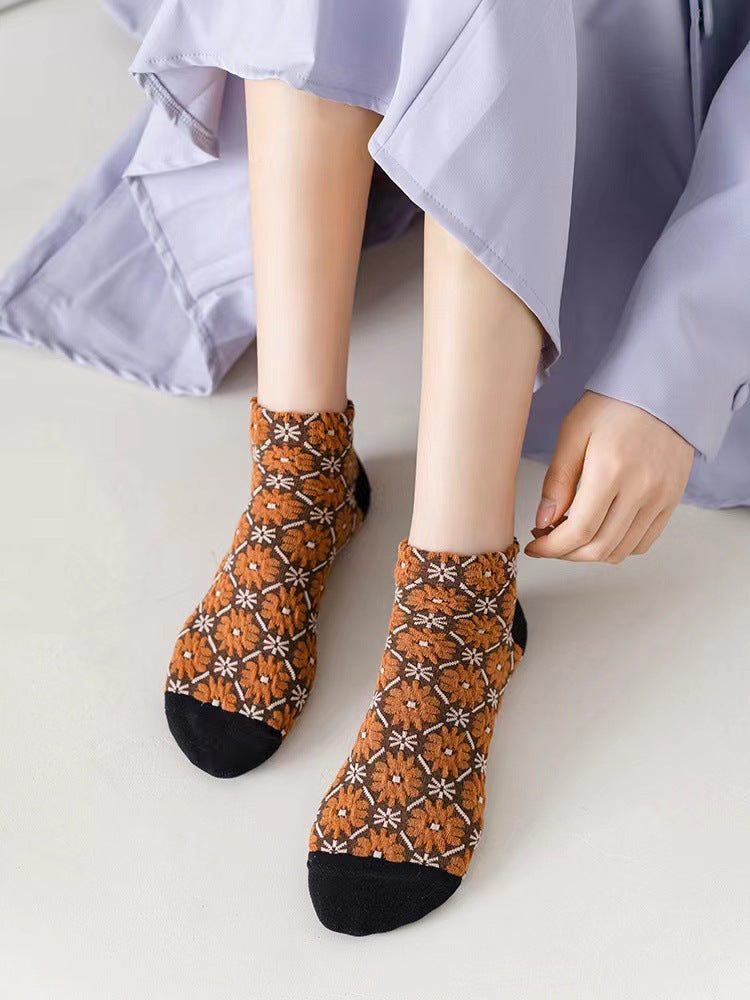 Vintage Embossed Daisy Ankle Socks | Cotton Patterned Socks for Women