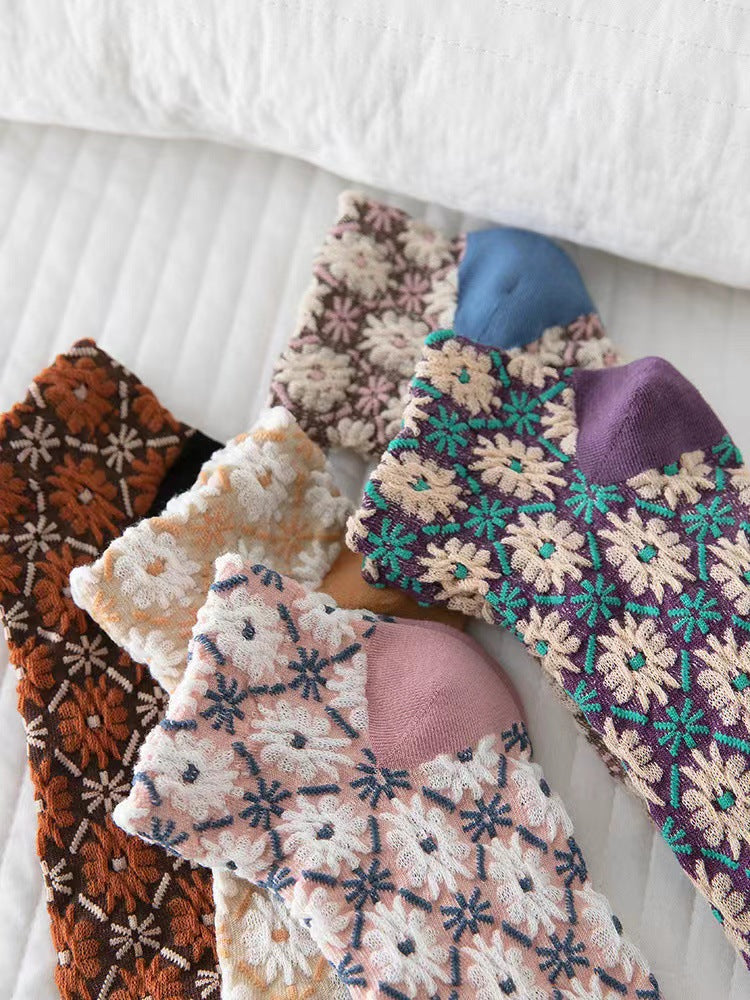 Vintage Embossed Daisy Ankle Socks | Cotton Patterned Socks for Women