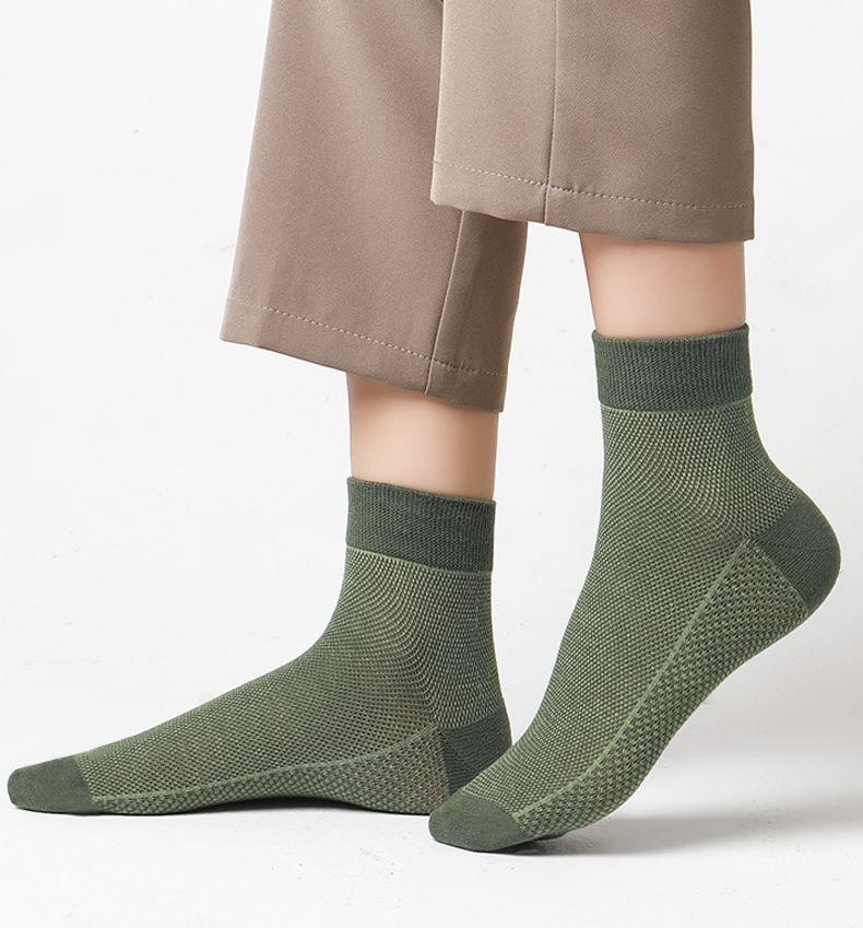 Breathable Mesh Crew Socks for Men | Thin Summer Moisture-Wicking Socks
