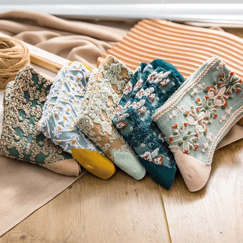 Vintage Floral Crew Socks for Women | Breathable Retro Cotton Socks