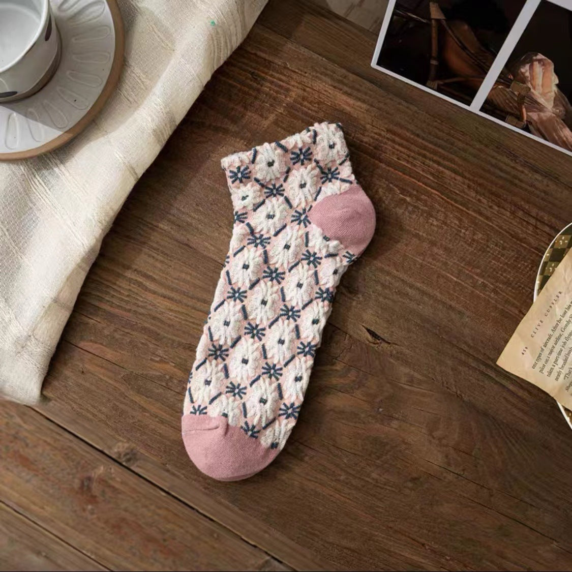 Vintage Embossed Daisy Ankle Socks | Cotton Patterned Socks for Women