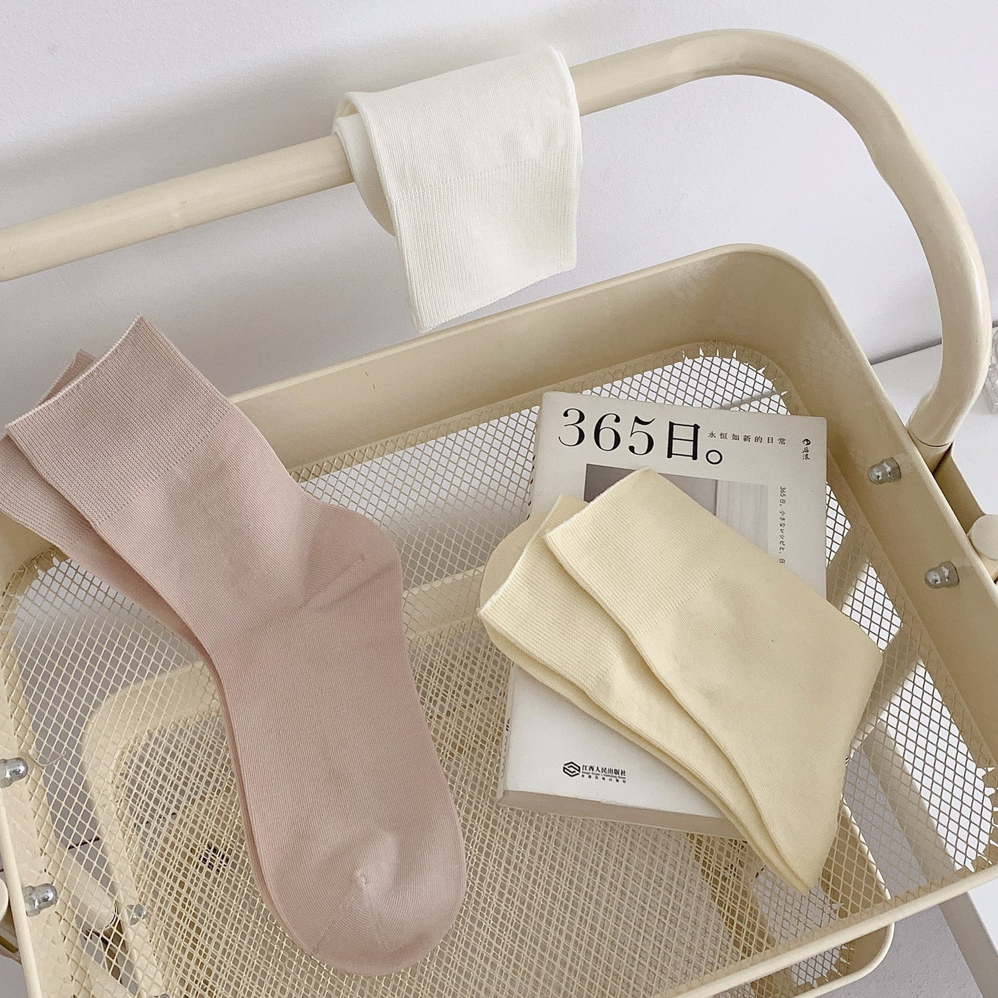 Seamless Cotton Crew Socks for Women | Loose Top Everyday Socks