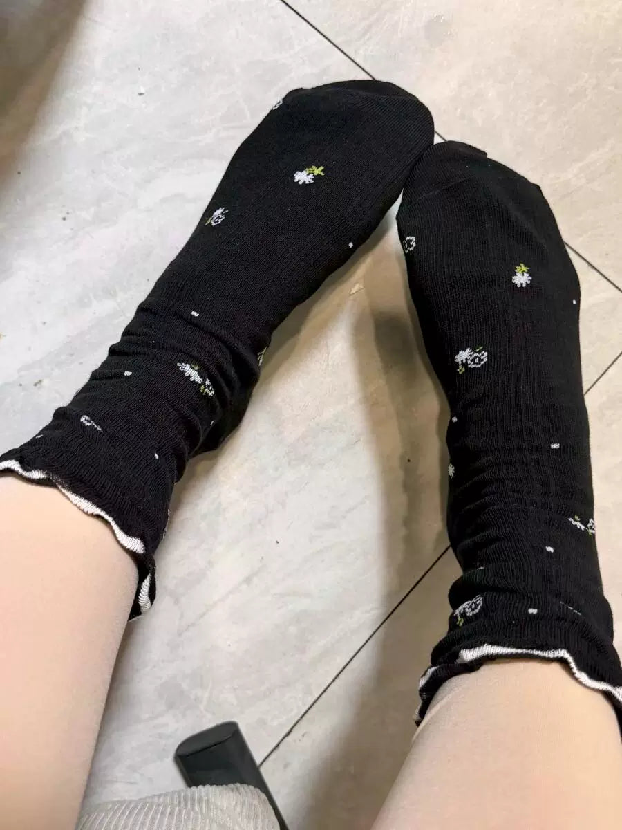 Warm Cozy Polka Dot Crew Socks for Women | Ruffled Winter Socks