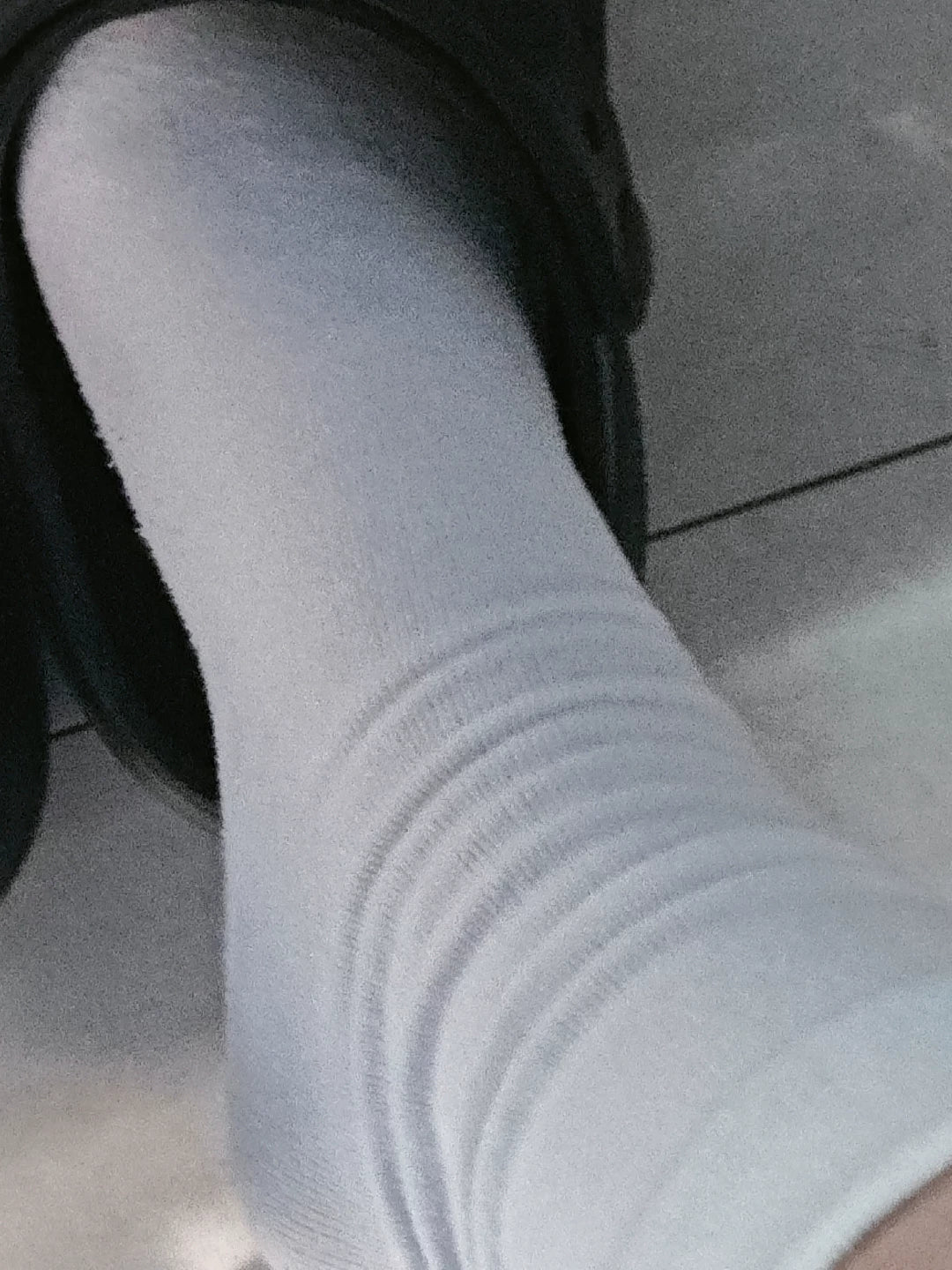 Seamless Cotton Crew Socks for Women | Loose Top Everyday Socks