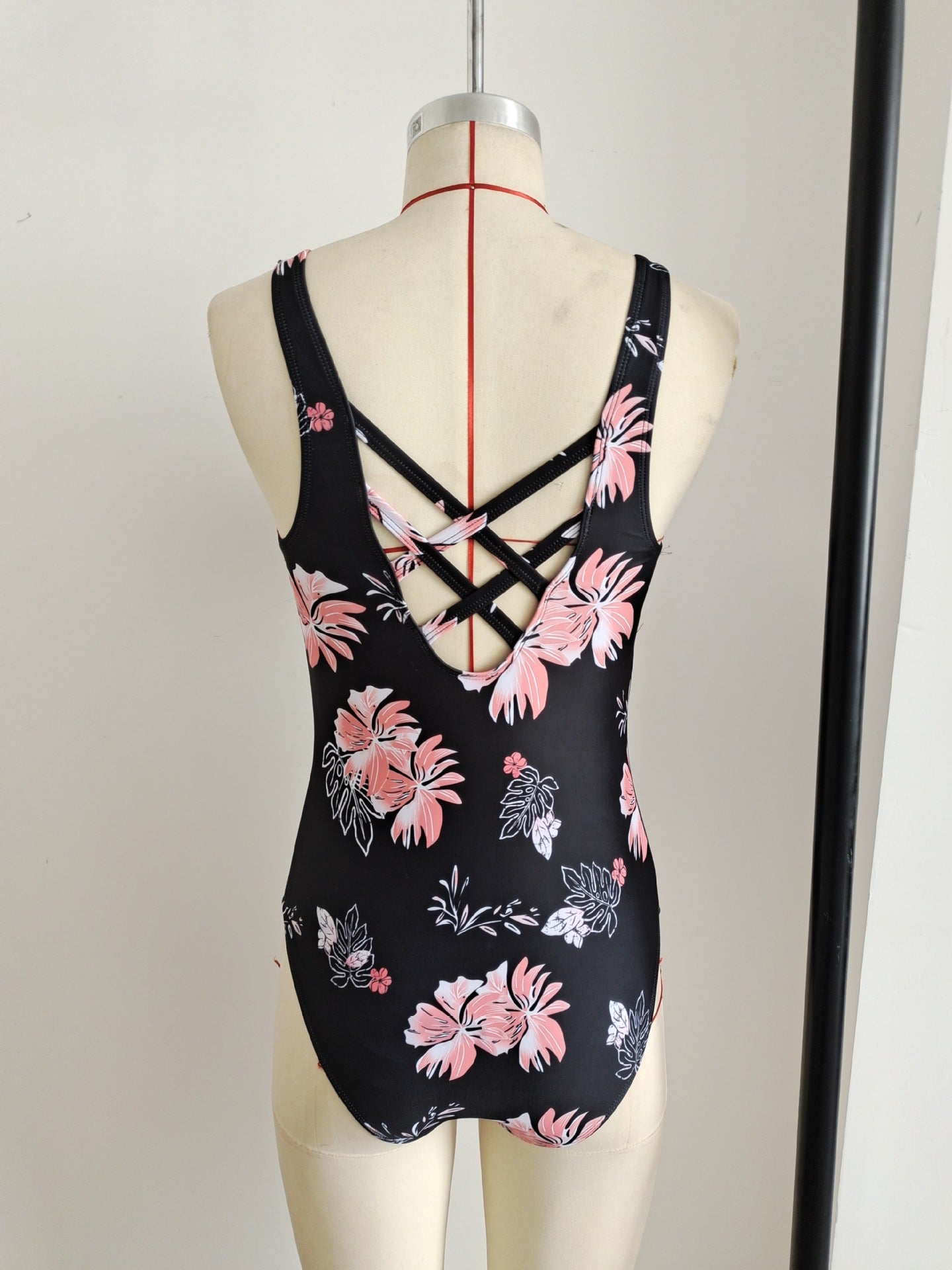 Trendy Printed Scoop-Neck One-Piece Swimsuit | Women's Swimwear