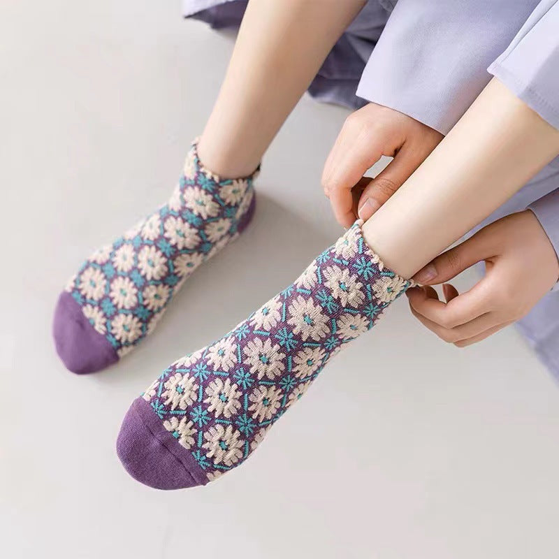 Vintage Embossed Daisy Ankle Socks | Cotton Patterned Socks for Women