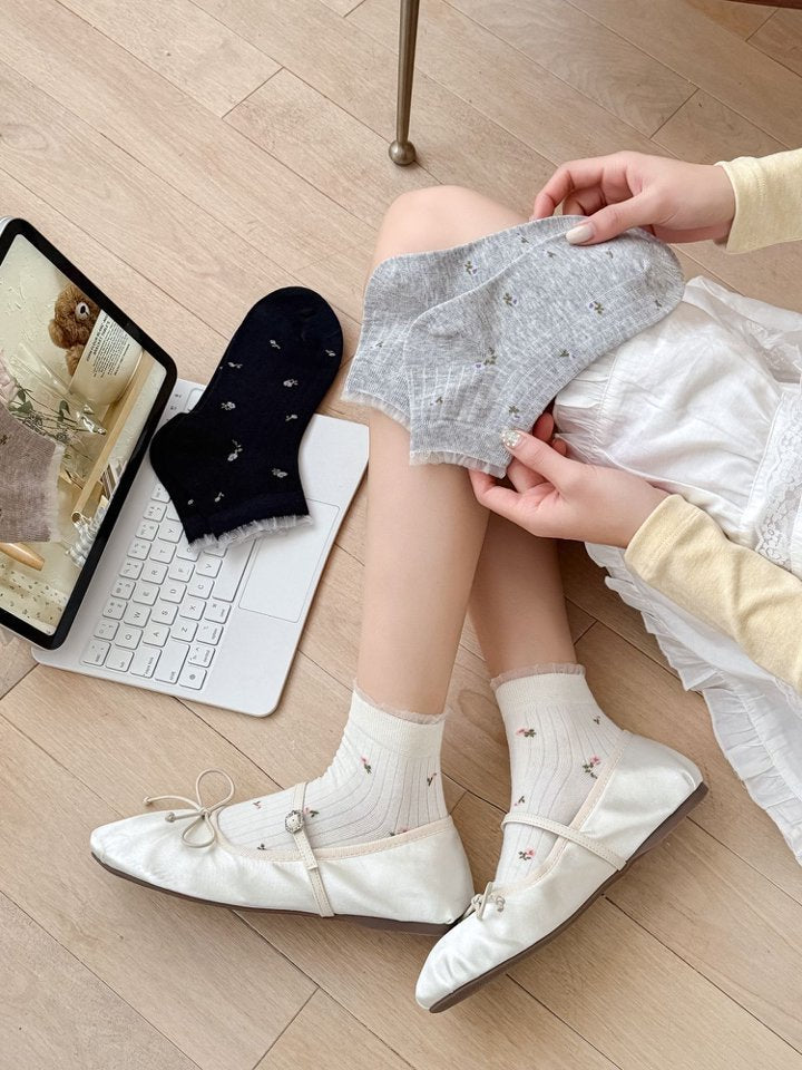 Vintage Floral Lace Ankle Socks for Women | Breathable Spring Summer Socks