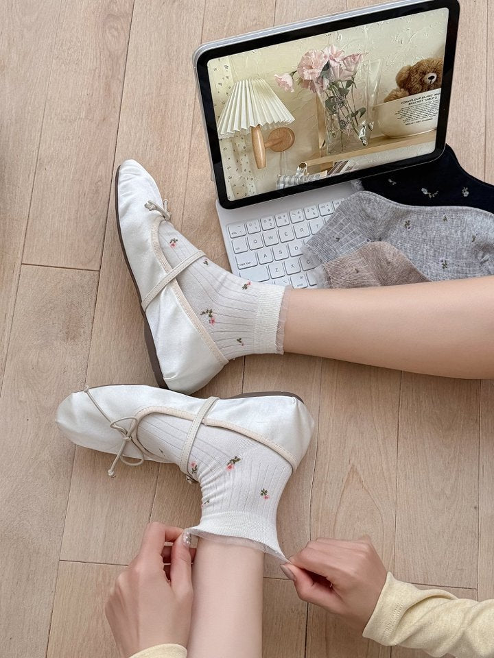 Vintage Floral Lace Ankle Socks for Women | Breathable Spring Summer Socks