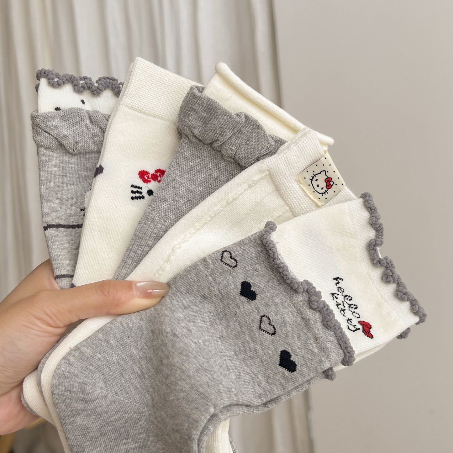 Women's Cotton Hello Kitty Novelty Crew Socks | Seamless