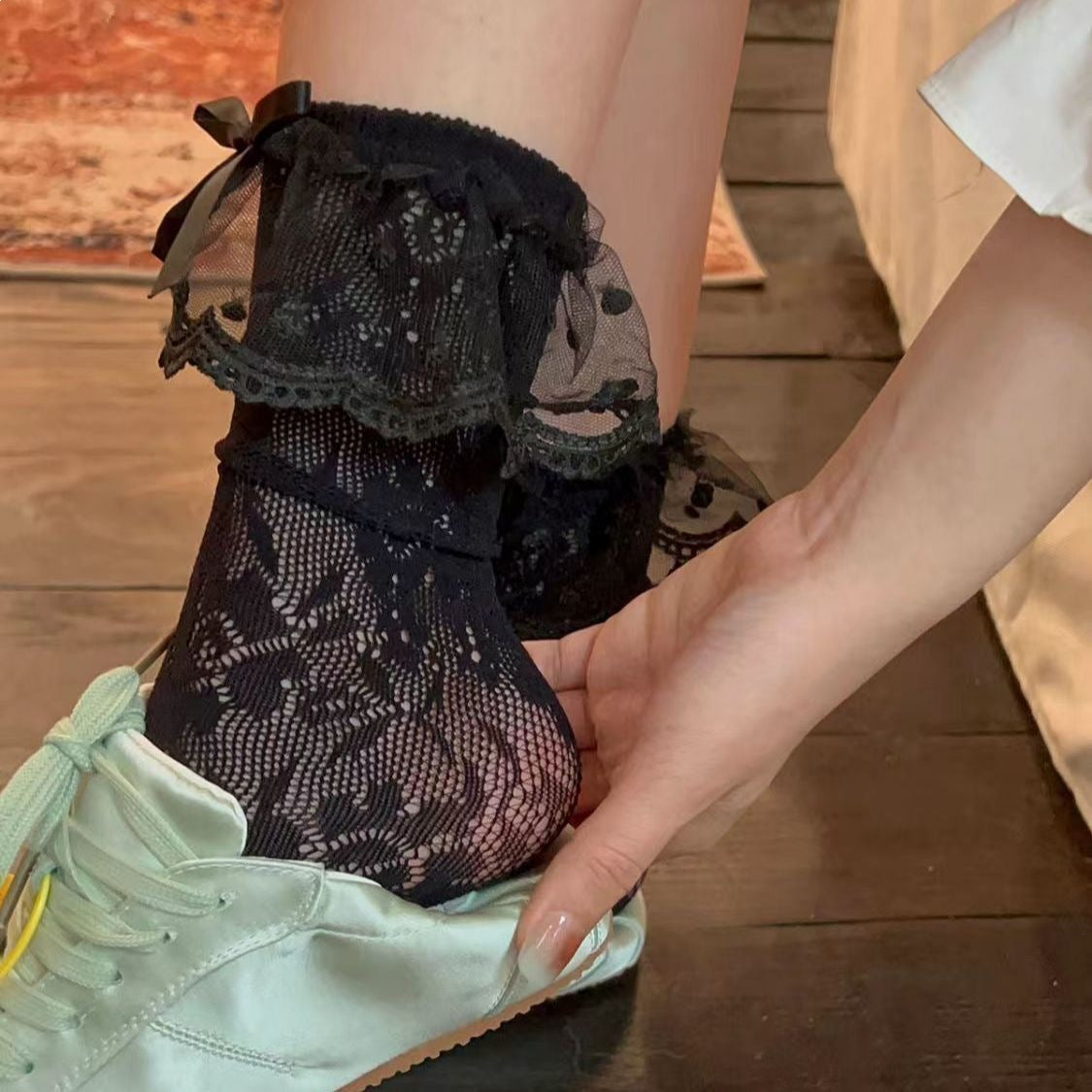 Women's Lace Crew Socks | Breathable Bow Ruffled Mid-Calf Socks