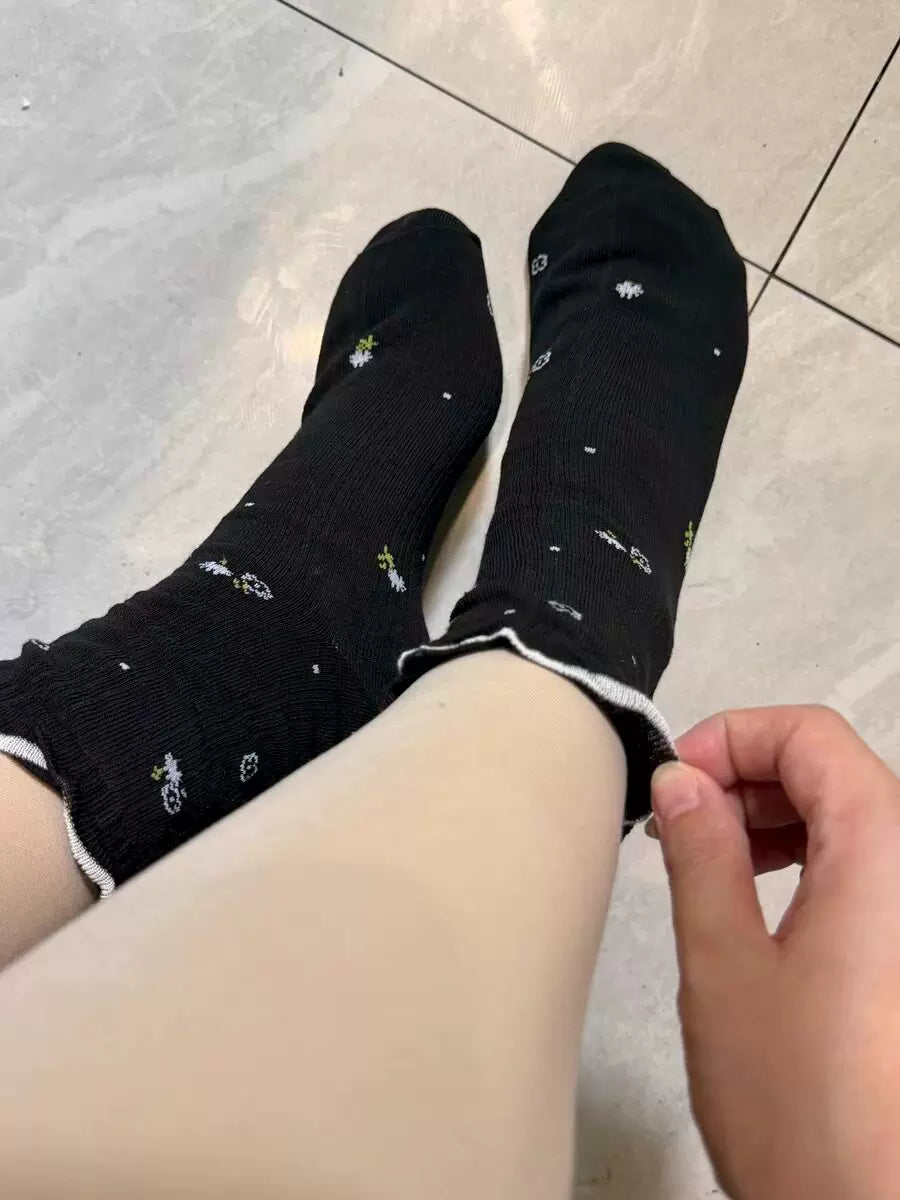 Warm Cozy Polka Dot Crew Socks for Women | Ruffled Winter Socks