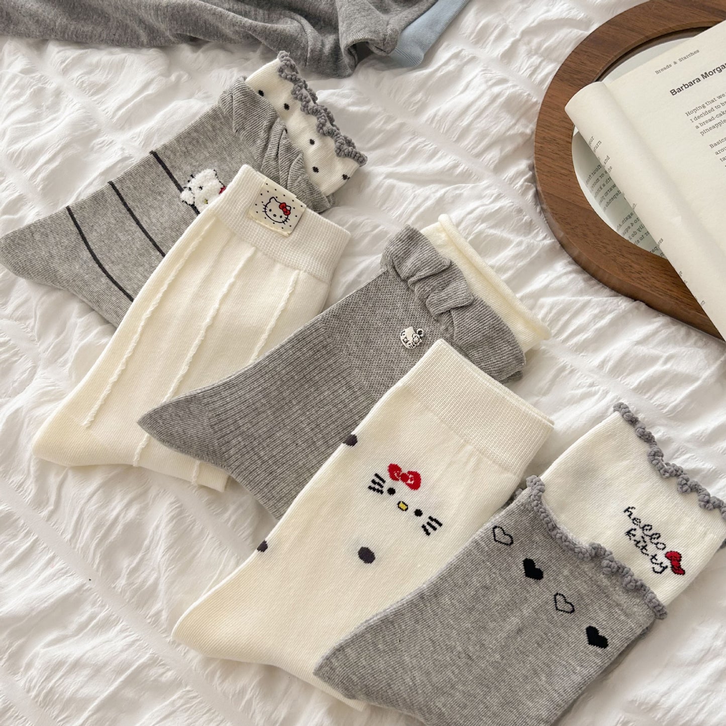 Women's Cotton Hello Kitty Novelty Crew Socks | Seamless
