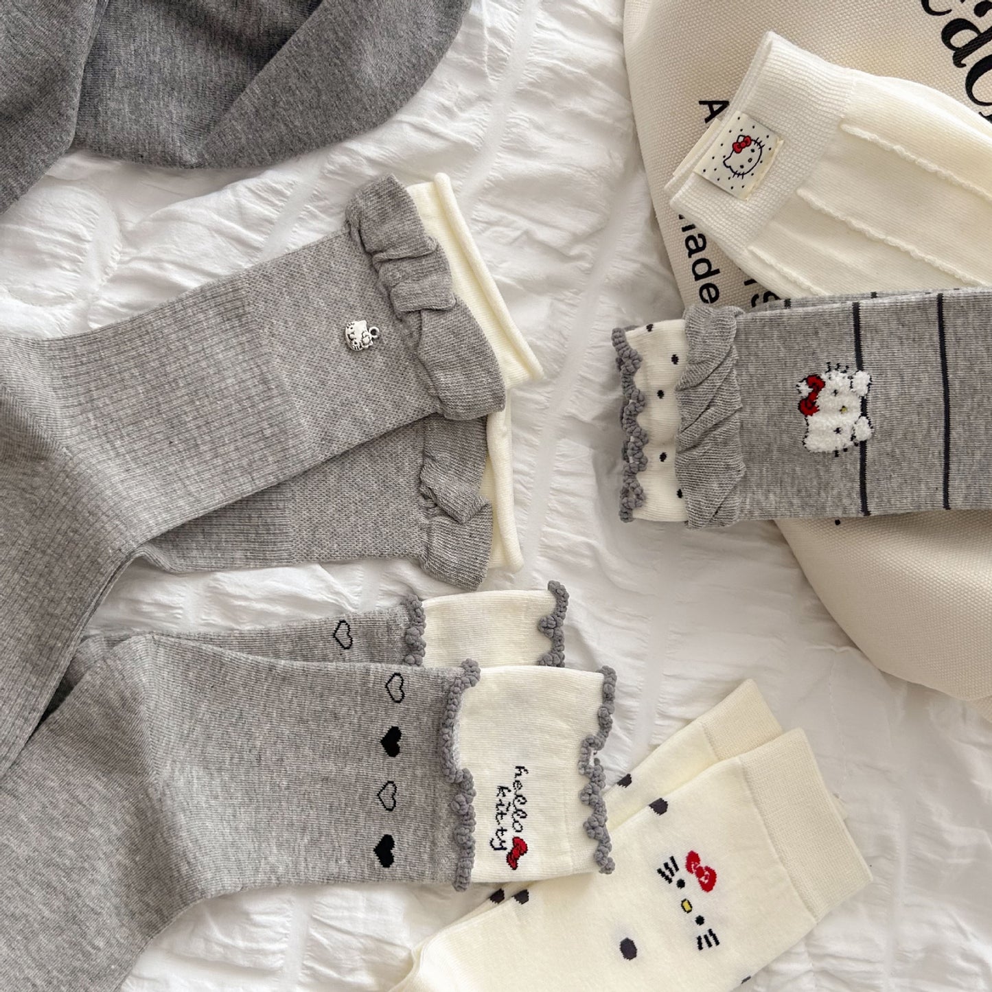 Women's Cotton Hello Kitty Novelty Crew Socks | Seamless